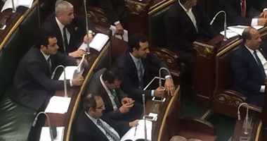 أحمد مرتضى يجلس بمقعد رئيس هيئة "المصريين الأحرار" خلال جلسة البرلمان