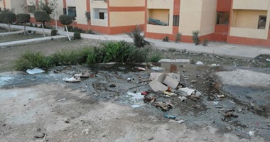 "صحافة المواطن"..الصرف الصحى يحاصر عمارات التجمع الخامس والأهالى يستغيثون