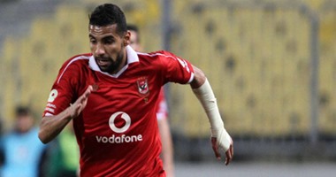 أزمة "جواز" تهدد انضمام مؤمن زكريا لمعسكر المنتخب