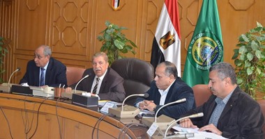 محافظ الإسماعيلية: نسعى لتلبية مطالب مواطنى القطاع الريفى بالمحافظة