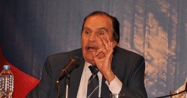 عزت العلايلى: نجيب محفوظ له فضل كبير على جيلى وأتمنى تقديم عمل له