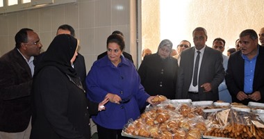 بالصور.. نائبة محافظ البحيرة تفتتح مخبز مدرسة ناصر الزراعية فى دمنهور