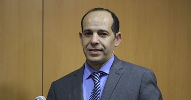 محمد ثروت يتحدث عن الرئيس محمد نجيب فى جامعة عين شمس