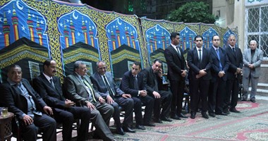 بالصور.. جيهان السادات وميرفت أمين فى عزاء زوج رجاء الجداوى