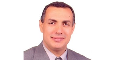 حكمة وأدران وصحراء ومملكة ونبع.. قصائد جديدة لـ عايدى على جمعة