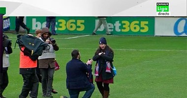 بالصور.. 2016.. عام الحب والارتباط فى ملاعب العالم