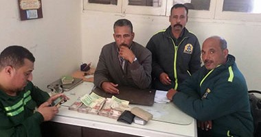 إسعاف الشرقية يعثر على 100 ألف جنيه و12 ألف ريال سعودى ويسلمها لزوجة متوفى