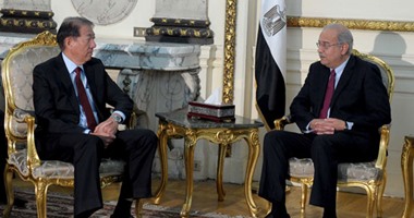 بالصور.. رئيس الوزراء يلتقى نائب رئيس وزراء سنغافورة