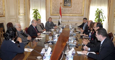 رئيس الوزراء تعليقا على أزمة الدولار: سلعة عرض وطلب ونعمل على حل الأزمة