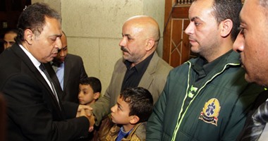 بالصور.. وزير الصحة يشارك فى عزاء مسعف شمال سيناء