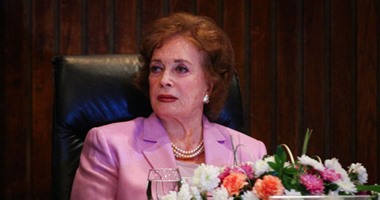 العالم يودع السيدة جيهان السادات.. سفارة أمريكا: كانت داعية للسلام والتسامح.. أبومازن: ساندت زوجها فى تحقيق نصر أكتوبر.. وفنانون: أظهرت للعالم وجها مشرفا للمرأة المصرية ونموذجا فى الخدمة العامة.. صور