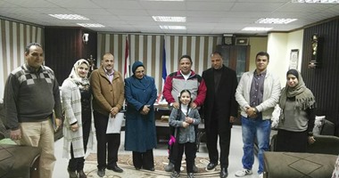 بالصور..وكيل تعليم دمياط يلتقى المرشحتين لتمثيل موهوبى مصر فى الإمارات