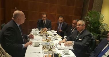 هشام زعزوع يواصل اجتماعاته المهنية والإعلامية ببورصة برلين الدولية للسياحة.. الاتفاق على تسيير 6 رحلات إضافية من بولندا يونيو المقبل.. وإطلاق حملة دعائية فى السوق البولندى لتشجيع السياحة المصرية
