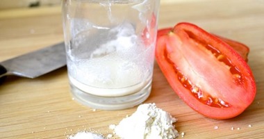 قناع الطماطم .. أسرع طريقة طبيعية لتبيض الوجه وتنظيفه
