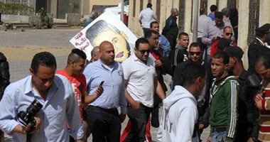 بالصور.. بدء جلسة محاكمة رقيب الشرطة المتهم بقتل "دربكة"