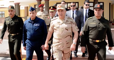 الفريق محمود حجازى يغادر إلى السعودية لحضور مناورة "رعد الشمال 2016"