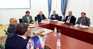 محافظ سوهاج يلتقى سفير الهند لتوفير فرص عمل للشباب