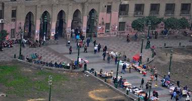 مجمع التحرير يفتح أبوابه بعد 4 أيام من غلقه.. وحركة ثوار من أجل تراب مصر: سمحنا بفتحه بعد الإفراج عن 16 شخصاً من المقبوض عليهم فى الأحداث الأخيرة..ورئيس حى غرب القاهرة: المجمع يخدم 20 ألف مواطن يومياً