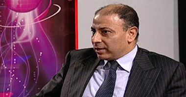 سفير مصر بطهران: الجيش دعم مطلبا شعبيا ولا يتدخل فى السياسة