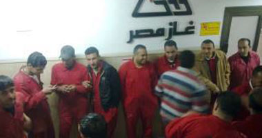 استمرار اعتصام عمال "غاز مصر" لليوم الثامن بالإسكندرية