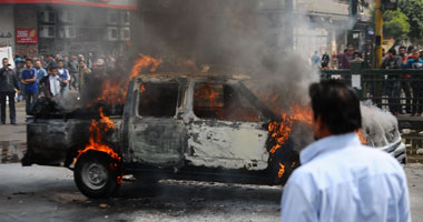 إخلاء سبيل فتاتين وحبس باقى المتهمين بحرق سيارة شرطة بـ"التحرير"
