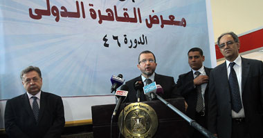"قنديل" يفتتح معرض القاهرة الدولى