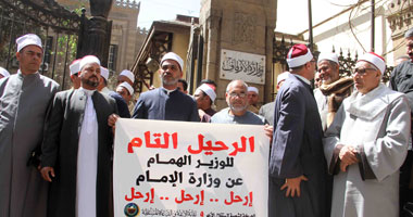 بالصور .. بدء وقفة الدعاة أمام "الأوقاف" للتنديد بأخونة الوزارة