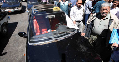 الأمن يفض اعتصام سائقى التاكسى بالمحلة بعد قطعهم الطريق