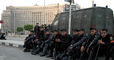 قوات الأمن المركزى تؤمن مداخل ميدان التحرير