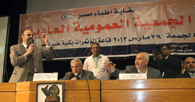 بالصور .. نقيب الأطباء: معركة الكادر قاربت على الانتهاء