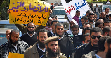 قيادى بالنور: حكم الضباط الملتحين لا تعيره السلطة أى اهتمام