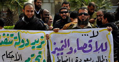 مسيرة "ضباط اللحية" تصل "الشورى"