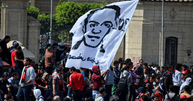 بالصور .. جامعة القاهرة تغلق أبوابها الرئيسية بسبب تظاهر "الألتراس"