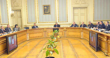 "محلب" يطالب الوزراء بتقرير حول تنفيذ المشروعات التنموية بالنوبة