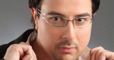 كريم أبوزيد يطرح سينجل "أجمل ساعات" قريباً