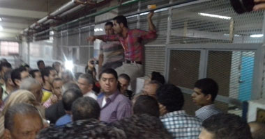 مباحث التموين تحطم باب حجرة الثلاجات بالمدينة الجامعية بالقاهرة