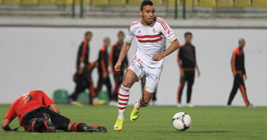 الحكم يلغى هدفا للزمالك أمام سانجا بداعى التسلل