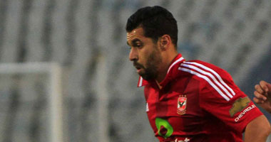كواليس غرفة الملابس.. وائل جمعة يحتد على عبد الله السعيد 