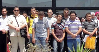 طلاب القاهرة يقفون حدادا على روح الشاب خالد