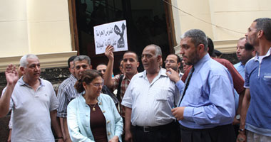 اعتصام صيادلة بشركة للأدوية اعتراضا على تعيين مدير للشركة 