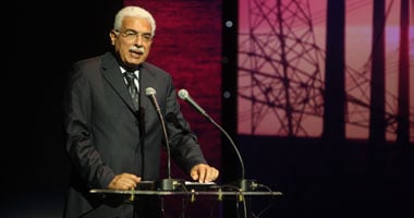 نظيف: لا نتستر على فساد ولا انحراف.. والدولة لن تتخلى عن الأسر الفقيرة.. ونعطى أهمية قصوى لشكاوى المواطنين.. وارتفاع الأجور إلى 95 مليار جنيه فى موازنة 2010 -2011 