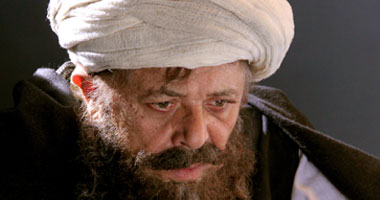 الساحر محمود عبدالعزيز يعود للمنافسة من «باب الخلق»