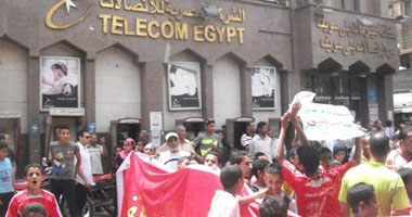 التليفونات يفسخ عقوده مع كل اللاعبين