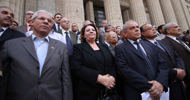 الجبالى وعكاشة وشاهين يشاركون فى وقفة القضاة
