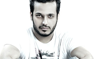 بالفيديو.. إيساف ينشر تحضيرات كليب "الحقيقة"