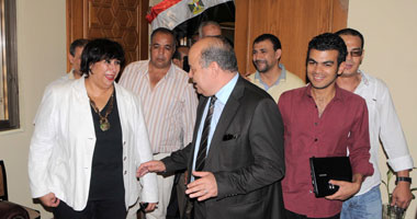 مسيرة بالأعلام والزغاريد من الأعلى للثقافة للأوبرا تكريما لعودة "عبد الدايم"