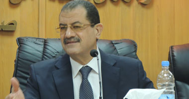 ضبط أسلحة نارية وبيضاء مع 3 أشخاص داخل سيارة بالشيخ زايد