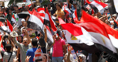 حالات إغماء بين متظاهرى التحرير بسبب شدة الحر