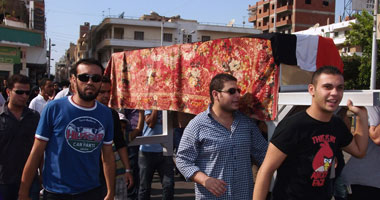 بالصور.. جنازة شعبية لشهداء رفح بالإسماعيلية 