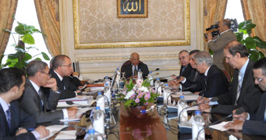 بدء اجتماع المجموعة الاقتصادية برئاسة "الببلاوى"